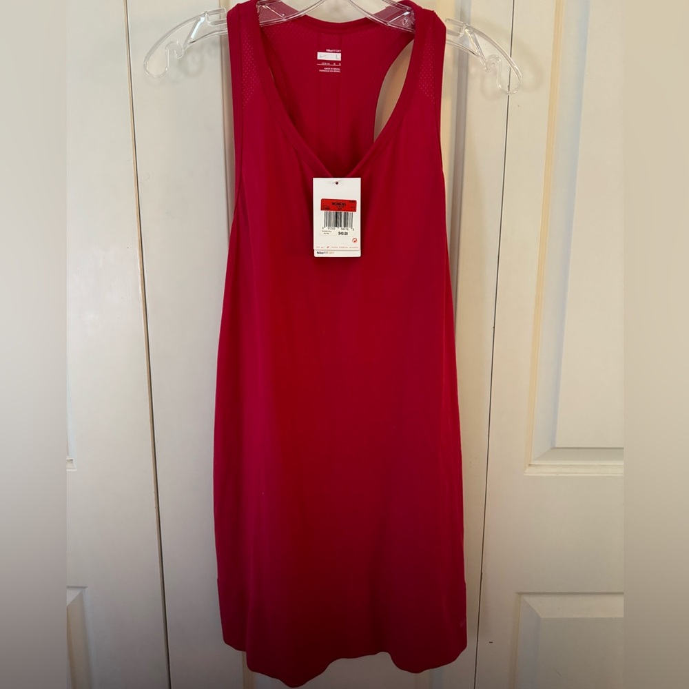 NWT Nike tank style tennis dress. Never worn, perfect!